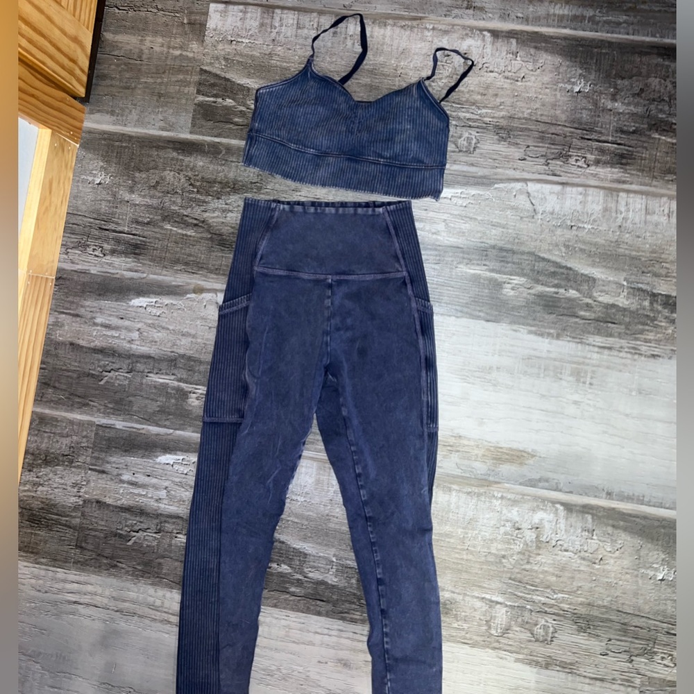 Offline by Aerie lounge set size small